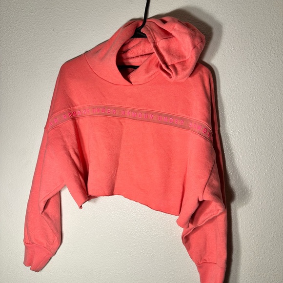 Under Armour Sweaters - Under Armour Sweatshirt Hoodie
Women's xs Long Sleeve Loose Embosh
Logo Pink